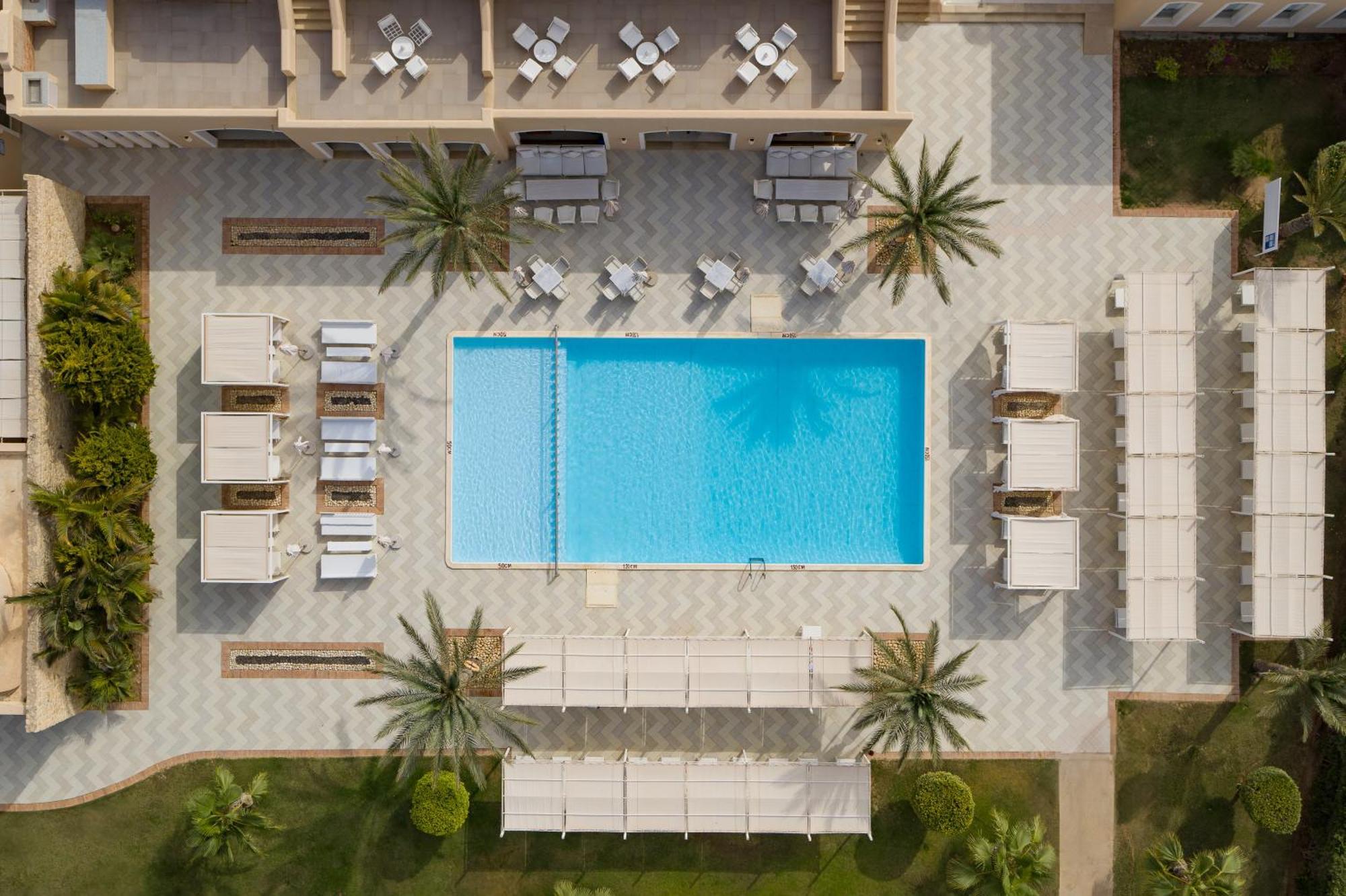 Jaz Neo Almazino, Almaza Bay Hotell Majid Abu Zayd Exteriör bild