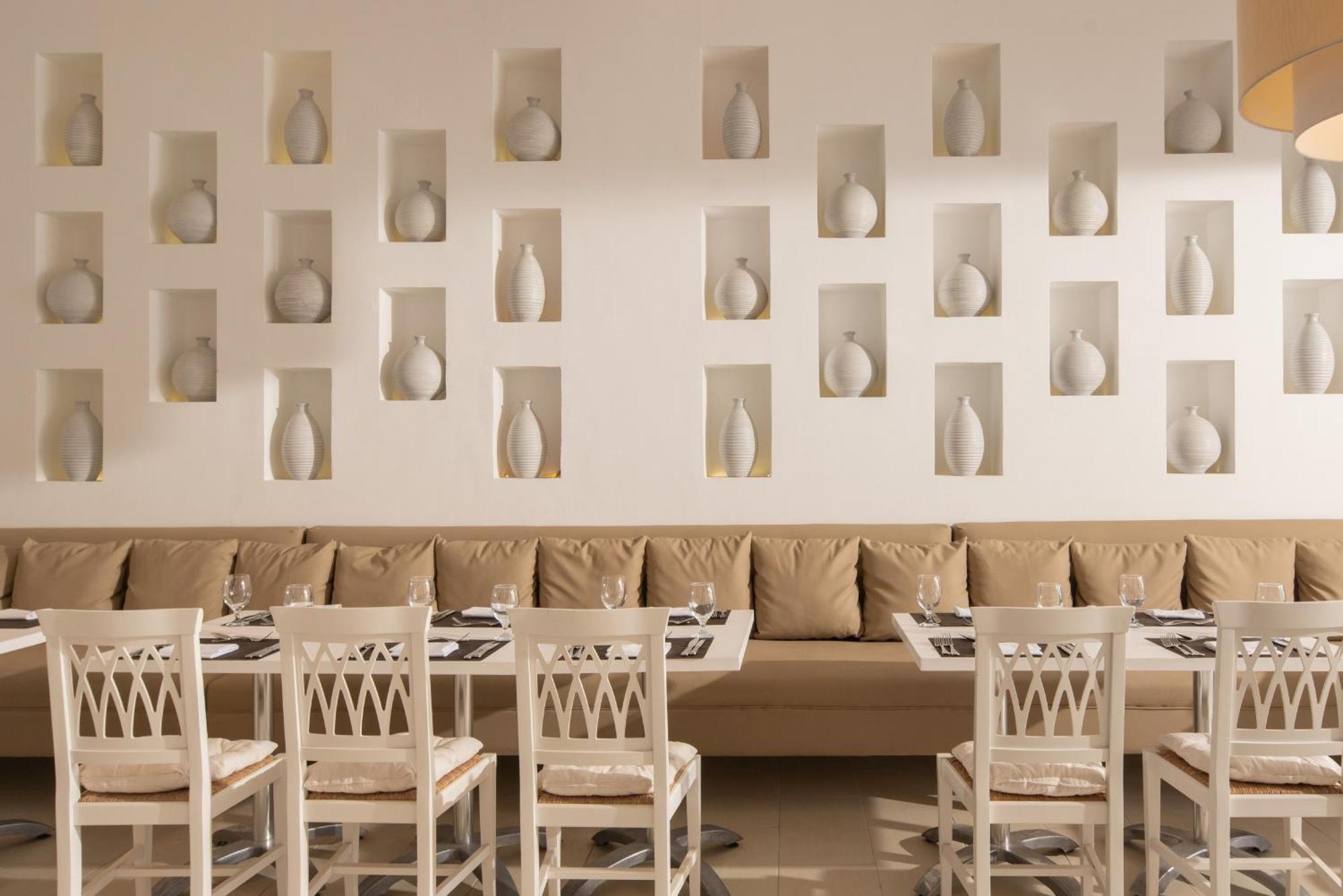 Jaz Neo Almazino, Almaza Bay Hotell Majid Abu Zayd Exteriör bild